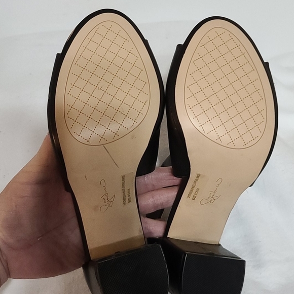 Report Signature zippered heels approx size 6 - Picture 6 of 8